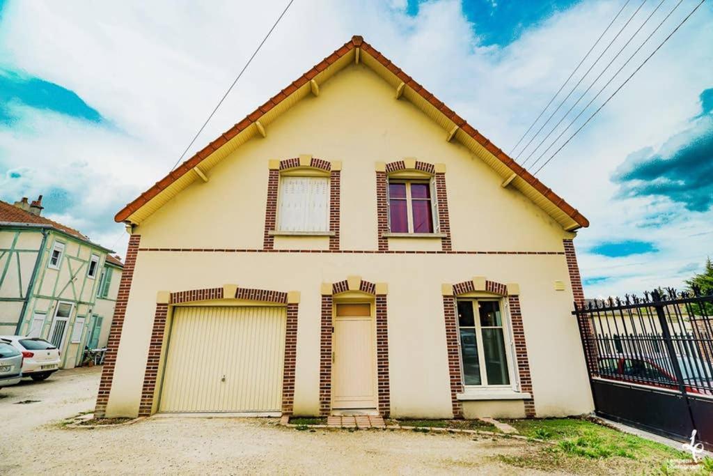 Maison Piscine Interieure Et Garage Troyes Exterior foto